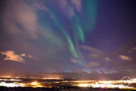 Aurora Boreal em Reykjavik, Islândia.