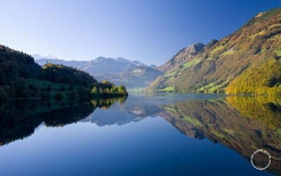 O calmo e lindo Lago Lungern na Suíça