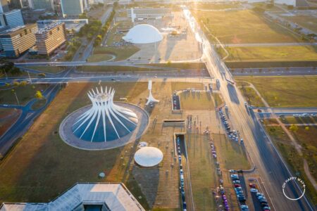 Fotos aéreas de Brasília: Catedral e Eixo Monumental