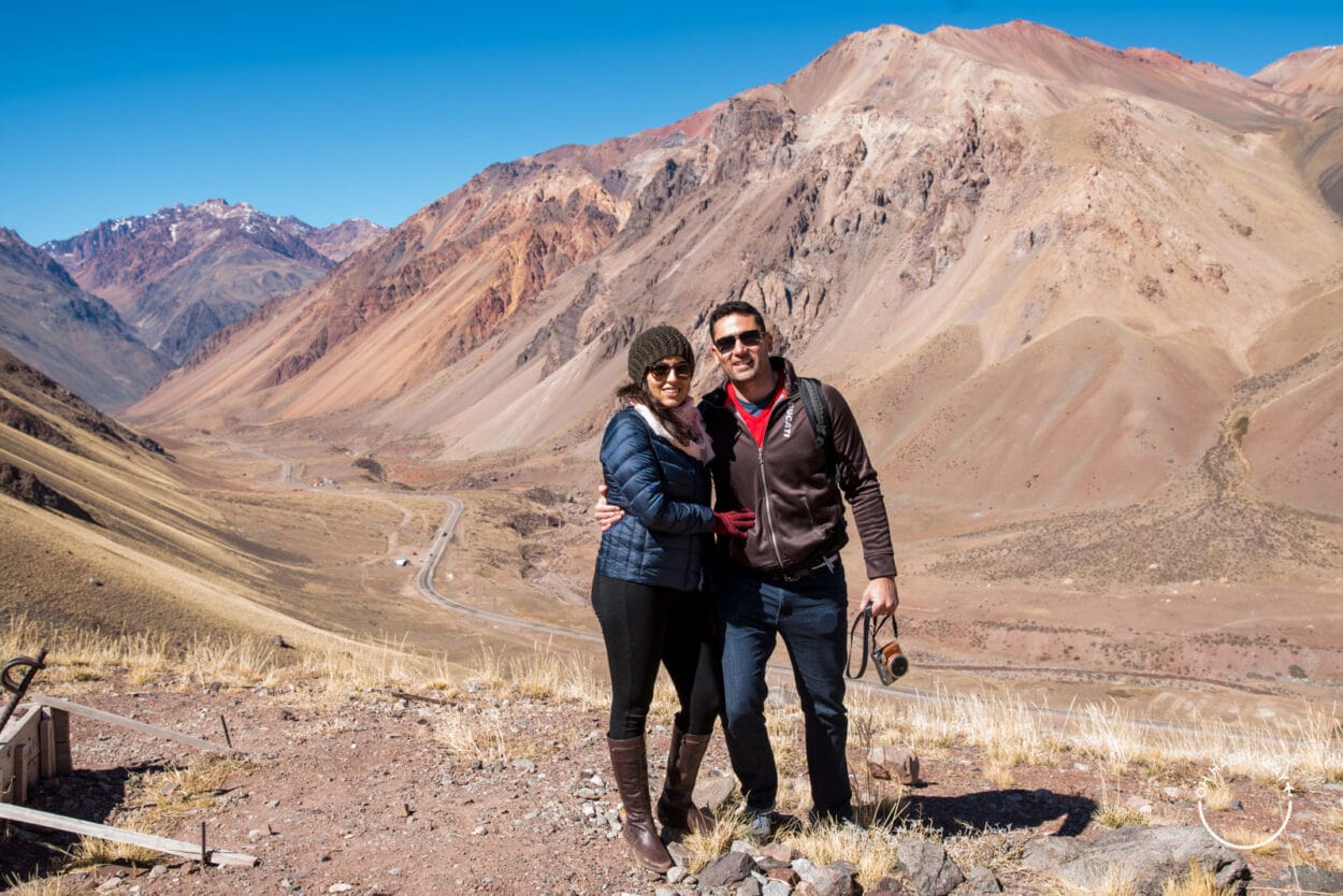 Marcos e Bruna na estação de esqui de Los Penitentes, em Mendoza.