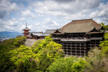 O que fazer no Japão: visitar o Templo de Kiyomizu-dera, em Kyoto.
