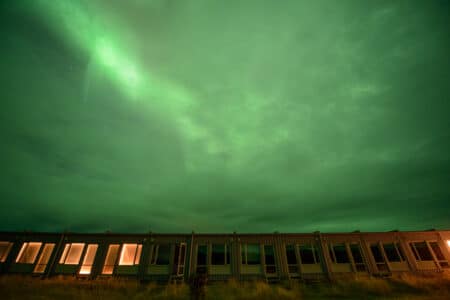 Aurora Boreal na Islândia, vista do Fosshotel Nupar