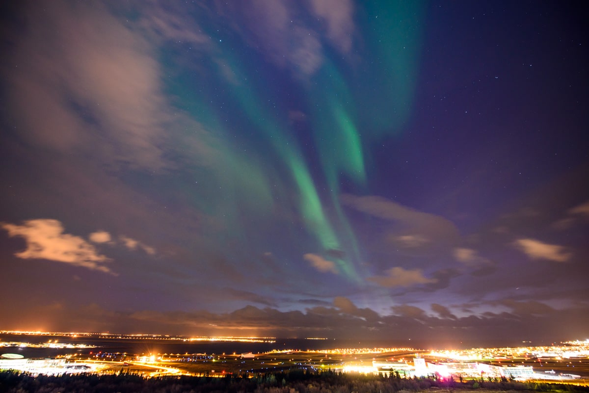 Aurora Boreal na Islândia, na capital Reykjavik