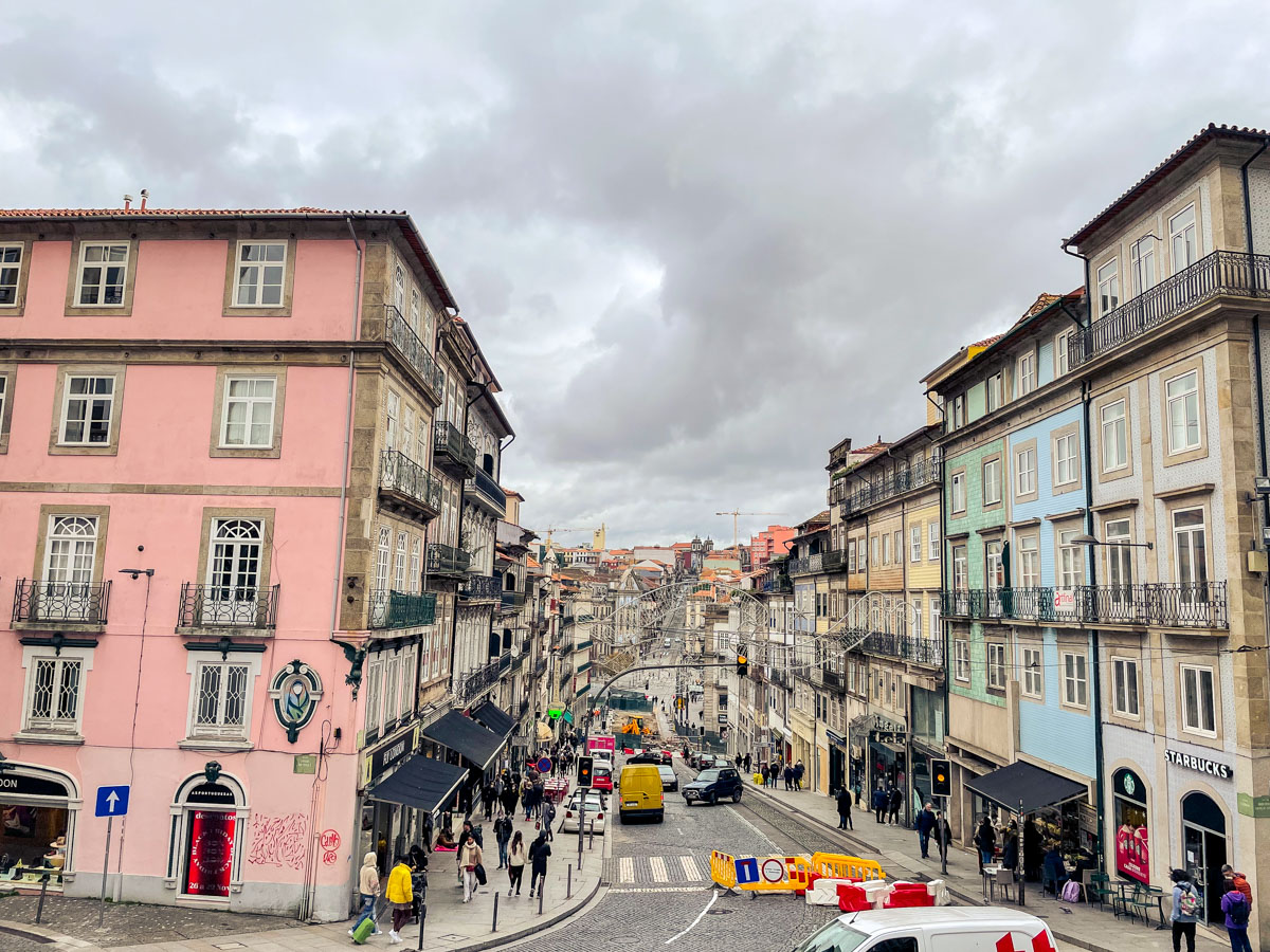 Rua na cidade do Porto